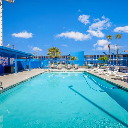 Travelsuites Hotel-3