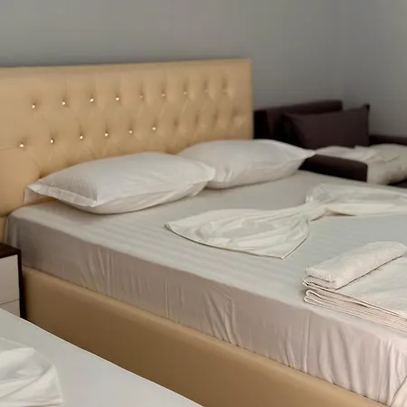 Emily'S Room-2