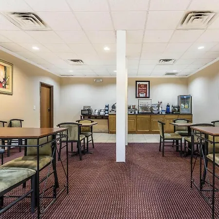 Econo Lodge Eutaw I-20-2