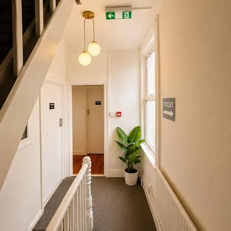 Studio 34-2