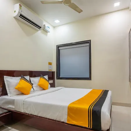 Itsy Hotels M Near Pandit Nehru Bus Stand & Varadhi Junction-3