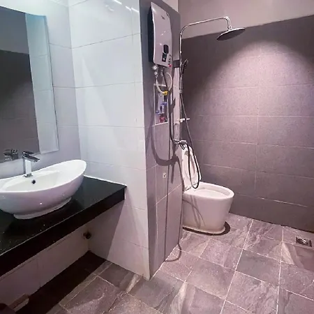 Brian Hotel-3