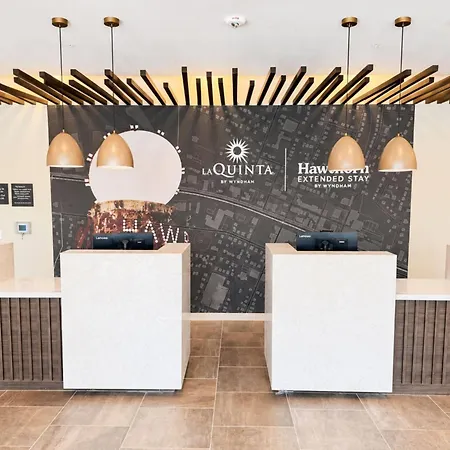 La Quinta Inn & Suites By Wyndham Mebane-3
