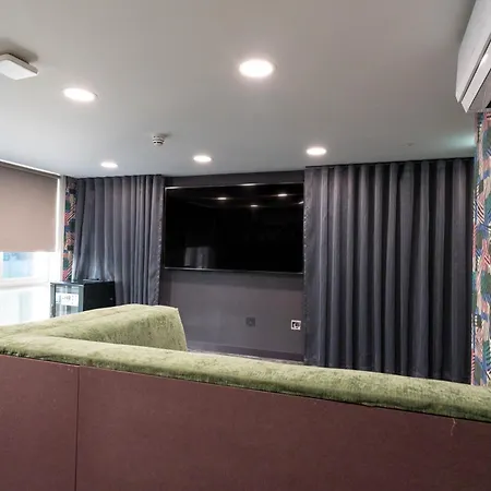 City Hideaway-3