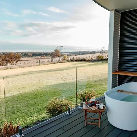 The Nest Luxury Stay Couples Accommodation W Private Bath Tub On The Deck, Sky Views, Disability Suitable Breakfast Hamper On Arrival-3