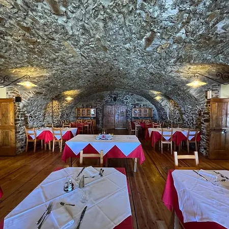 Hotel Dimora Storica La Mirandola-3