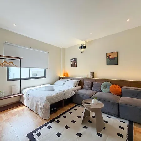 Paar Homestay Nguyen Cuu Van - Near Dinh Doc Lap, District 1-3
