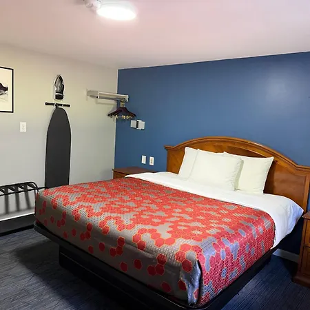 Chaplin Inn & Suites-2