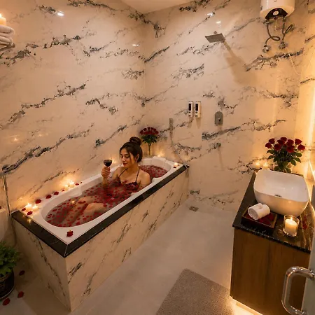 Hotel Manglam Inn Near Ccs International Airport-3