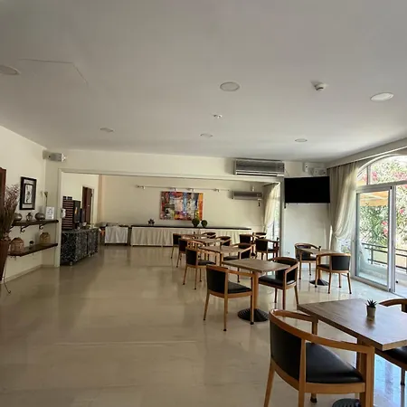 Paradise Hotel-3
