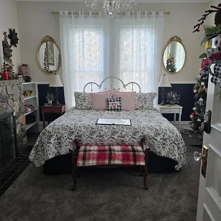 Lexington House Bed And Breakfast-3