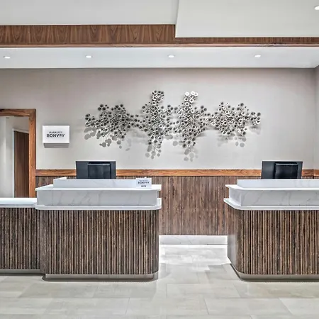 Courtyard By Marriott Woodland-2