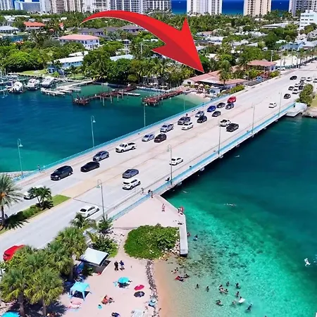 Blue Heron Bridge Hotel And Dive Club-3