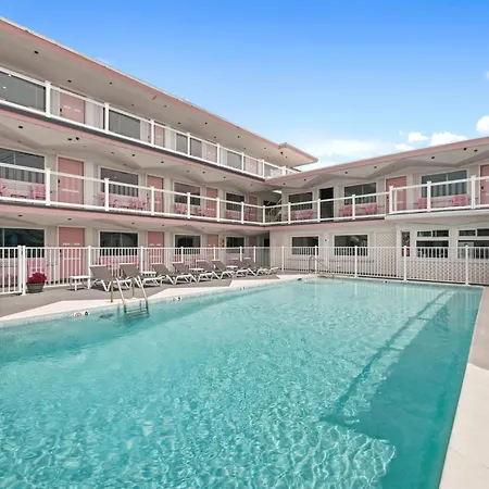 Pink Champagne Boutique Motel-2