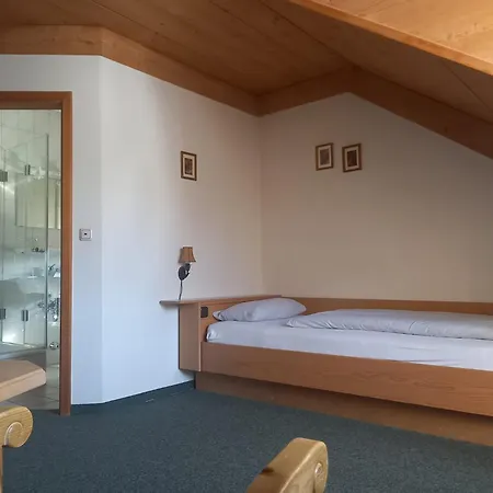 Hotel Gästehaus Gross-3