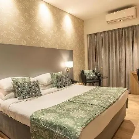 Mumbai Metro - The Executive Hotel-3