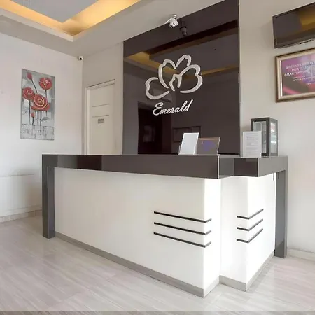 Life Emerald Hotel Surabaya-2