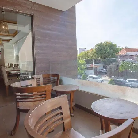 Life Emerald Hotel Surabaya-3