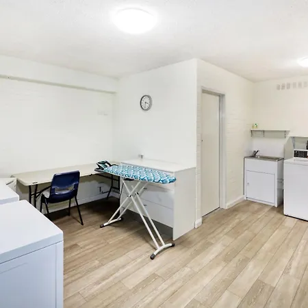 Aza Motel-3