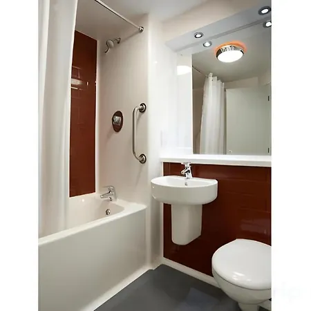Travelodge Glossop-3