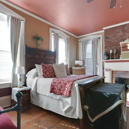 Hatchery House Bed & Breakfast-2