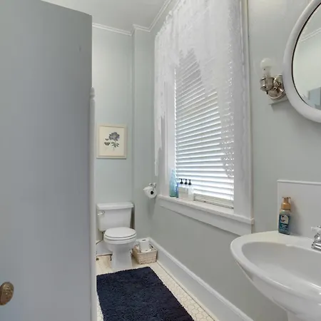 Hatchery House Bed & Breakfast-3