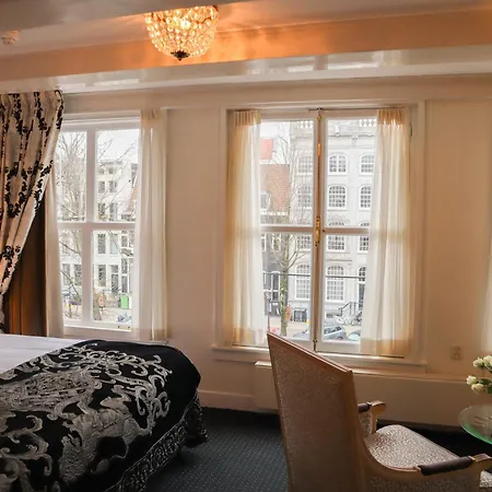 Ambassade Hotel-2