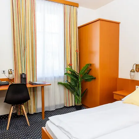 Suite Hotel 900M Zur Oper-3
