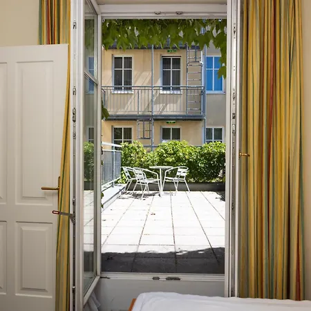 Suite Hotel 900M Zur Oper-3