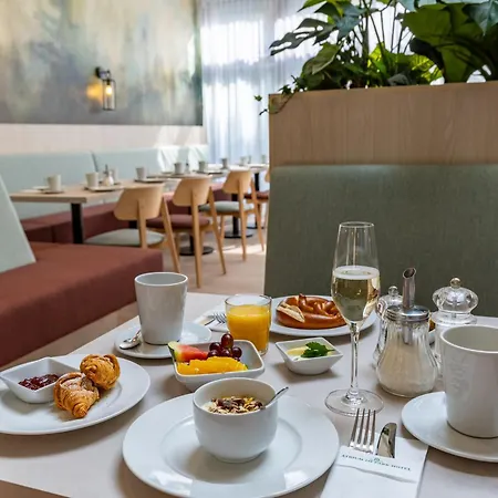 Atrium Im Park Hotel Regensburg-3