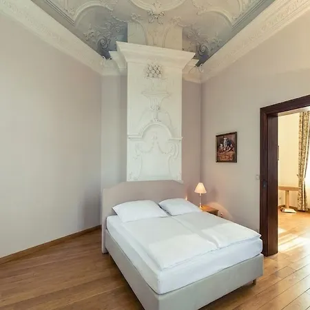 Sunday Hotel Schloss Neustadt Glewe-3