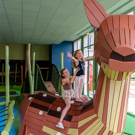 Dream Castle Hotel Marne La Vallee-3