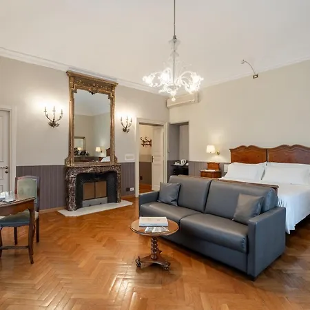 Hotel Roma E Rocca Cavour-3