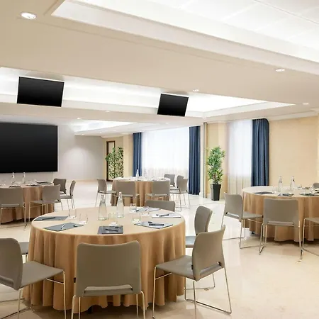 Courtyard By Marriott Rome Central Park-2