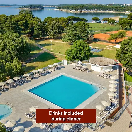 Arena Hotel Holiday-3