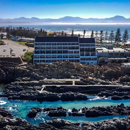 The Point Hotel & Spa-3