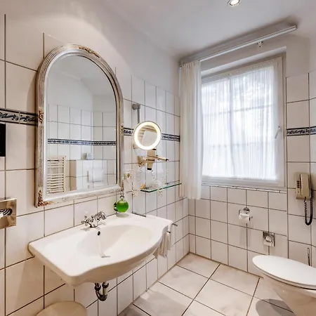 Romantik Hotel Hof Zur Linde-3