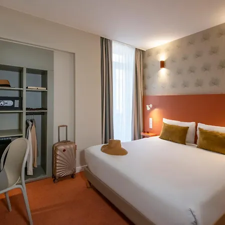 Hotel Du Midi-3
