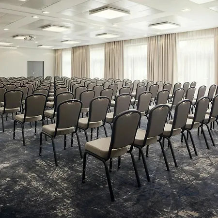 Courtyard By Marriott Pilsen-3