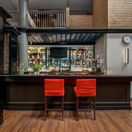 Coast Calgary University Area Hotel By Apa-3