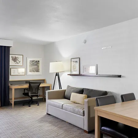 Greentree Inn & Suites Phoenix Sky Harbor-3