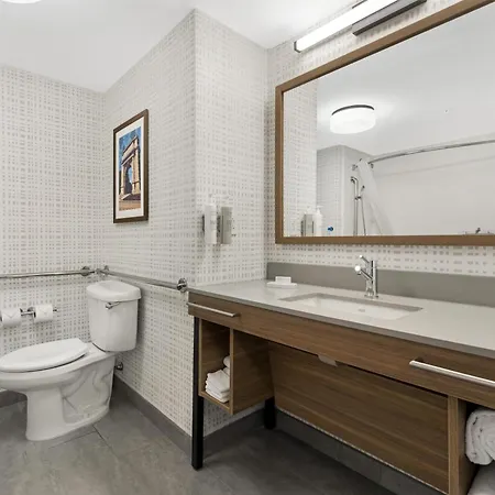 Hampton Inn & Suites Pittsburgh-Meadow Lands-3