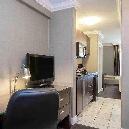 Sandman Hotel & Suites Vancouver Airport-3