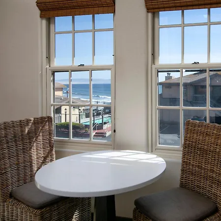 Cottage Inn By The Sea-2