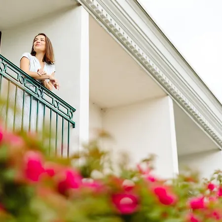 Glorietta Bay Inn-2