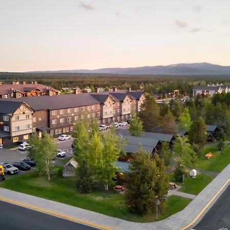 Gray Wolf Inn & Suites-2