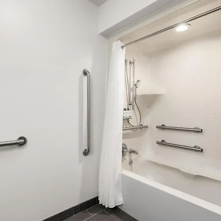 Garner Hotel Greenville East By Ihg-3