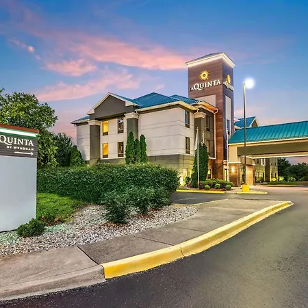 La Quinta Inn & Suites By Wyndham Louisville East-2