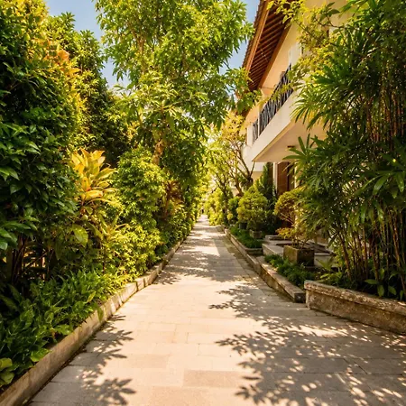 Bali Ayu Hotel & Villas 10 Minutes Walking Distance To The Beach-3