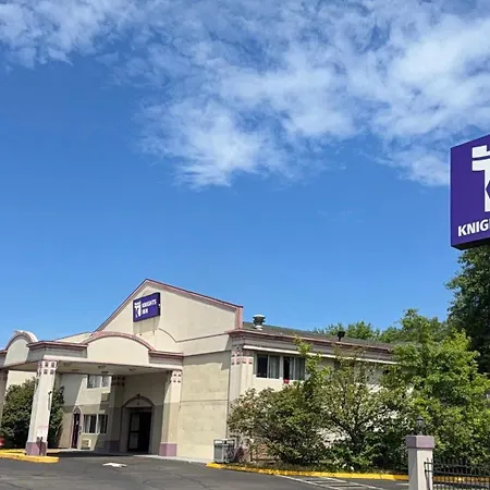 Knights Inn Hartford-2